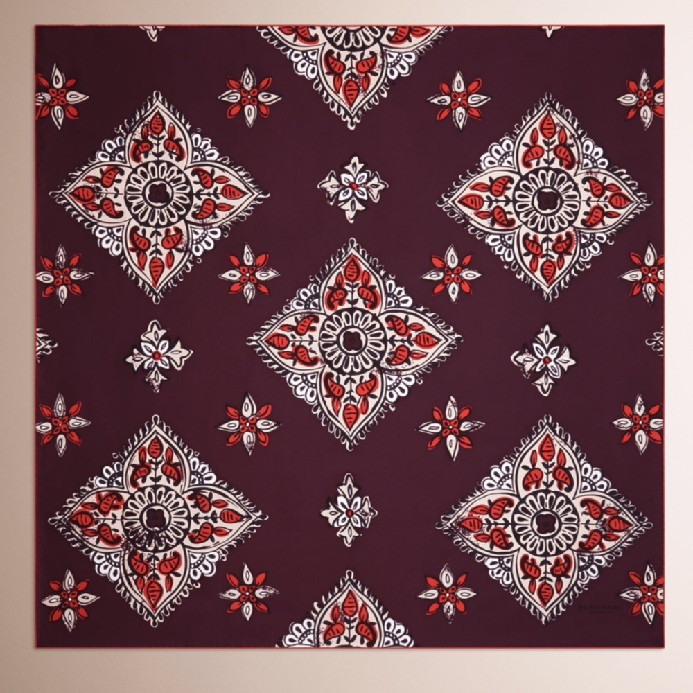 New Burberry Scarf Logo Lucky Alhambra Flower Silk Wrap